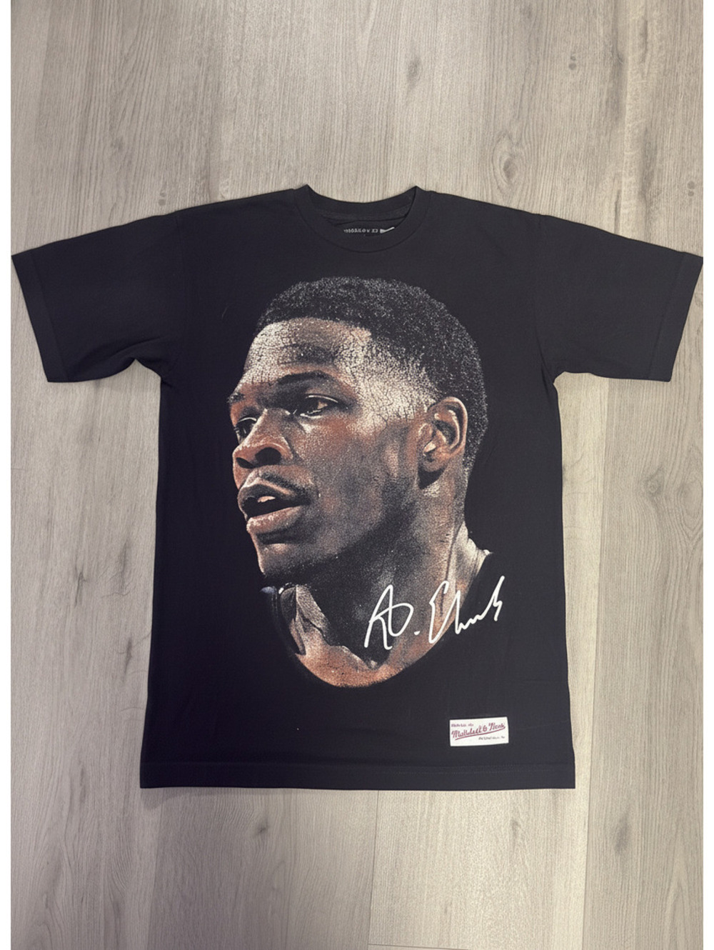 Mitchell & Ness Black T-Shirt with Signed Portrait Graphic